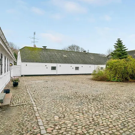 Nyaraló Awesome In With Kitchen