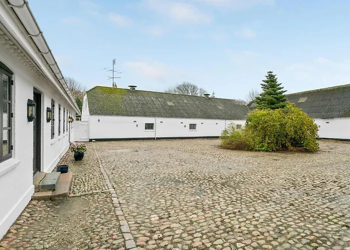 Vakantiehuis Awesome In With Kitchen